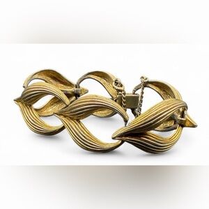Schiaparelli Vintage Gold & Silver Tone Metal Ribbed Interlocking Leaf Bracelet